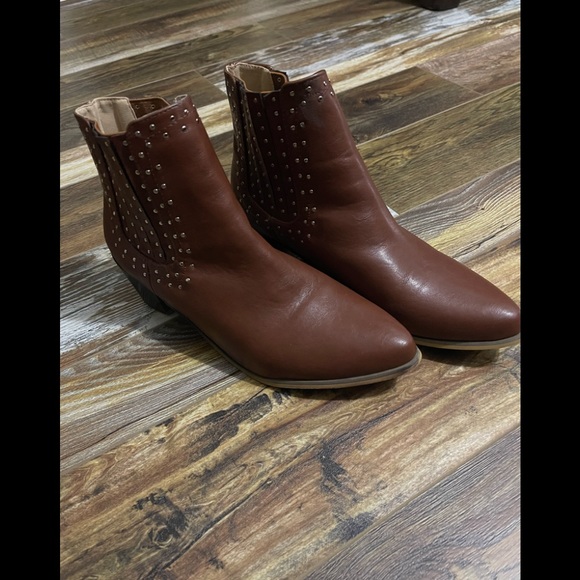 NWT Chase & Chloe Charles Studded Block Heel Boot - Picture 8 of 11